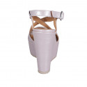 Sandalo da donna in pelle stampata laminata rosa con cinturino, plateau e zeppa 12 - Misure disponibili: 31, 34, 43, 44, 45
