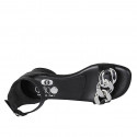 Scarpa aperta da donna con cinturino e catena in pelle nera tacco 3 - Misure disponibili: 33, 34, 43