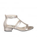 Chaussure ouverte pour femmes avec courroie en cuir lamé platine talon 3 - Pointures disponibles:  33, 42
