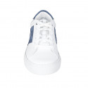 Zapato para hombre con cordones y plantilla extraible en piel y piel perforada blanca y piel nubuk azul - Tallas disponibles:  46, 47, 48