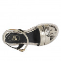 Sandalo da donna con cinturino e strass in vernice stampata laminata platino tacco 1 - Misure disponibili: 33, 34, 46