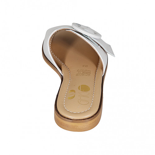 Woman's mules in white leather with buckle heel 1