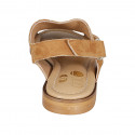 Sandale pour femmes avec fermeture velcro en daim perforé cognac talon 1 - Pointures disponibles:  32, 33, 34, 42, 43, 44, 45
