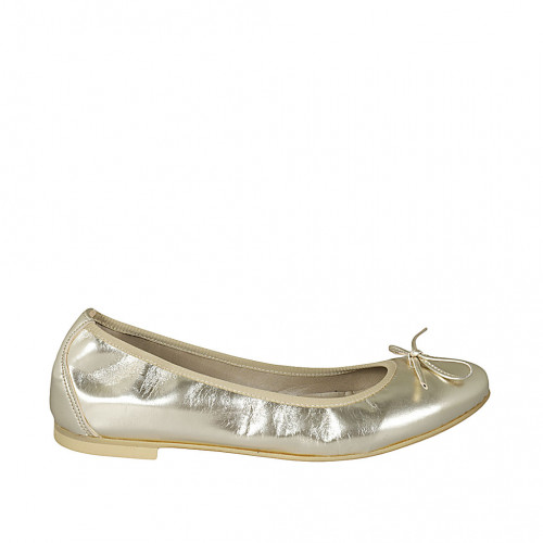 Woman's ballerina shoe in platinum...