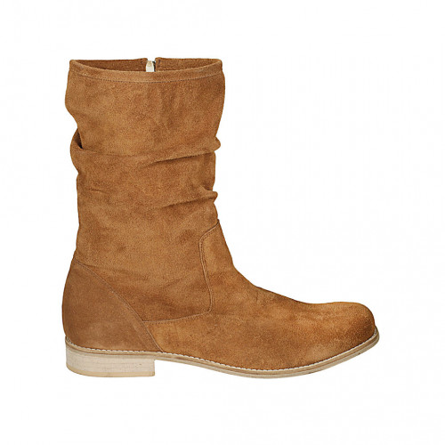 Woman's ankle boot with zipper in tan...