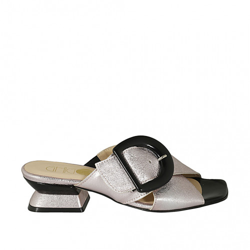 Woman's mules with buckle in rose...
