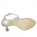 Zapato abierto para mujer en tejido laminado plateado con cinturon cruzado tacon 8 - Tallas disponibles:  34, 44, 45, 46