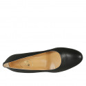 Woman's pump with rounded tip in black leather heel 6 - Available sizes:  32, 34, 43
