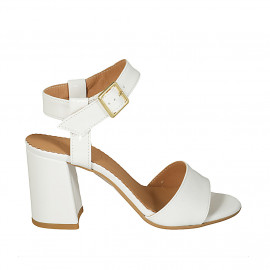 Sandalia para mujer con cinturon al tobillo en piel y charol blanco tacon 7 - Tallas disponibles: 42, 43, 44, 45