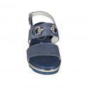 Sandalia para mujer con accesorio en piel laminada azul cuña 3 - Tallas disponibles:  32, 33, 42, 43, 44, 45