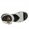 Sandale pour femmes en cuir imprimé blanc avec courroie talon compensé 3 - Pointures disponibles:  32, 33, 42, 43, 44