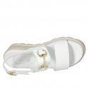 Sandale pour femmes avec accessoire en cuir blanc talon compensé 4 - Pointures disponibles:  42, 43, 44, 45