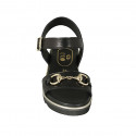 Sandalia para mujer con cinturon y accesorio en piel negra cuña 3 - Tallas disponibles:  33, 34