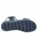 Sandalia para mujer con accesorio y cinturon en piel laminada azul cuña 3 - Tallas disponibles:  42