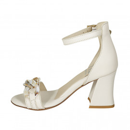 Chaussure ouverte pour femmes avec courroie et chaîne en cuir blanc créme talon 8 - Pointures disponibles:  44 2
