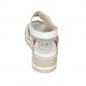 Sandale pour femmes avec fermeture velcro et goujons en cuir blanc talon compensé 4 - Pointures disponibles:  42, 44