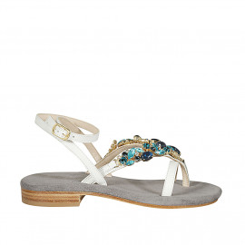 Sandale entredoigt pour femmes en cuir blanc avec strass bleu et courroie talon 2 - Pointures disponibles: 42