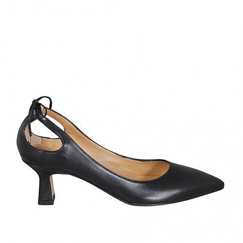 Chaussure à bout pointu pour femmes avec lacets en cuir noir talon 5 - Pointures disponibles:  33, 34, 43