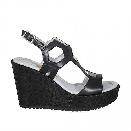 Sandale pour femmes avec plateforme en cuir noir et tissu lamé talon compensé 9 - Pointures disponibles:  43, 45