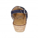 Sandalia para mujer en gamuza azul y imprimida multicolor cuña 4 - Tallas disponibles:  42, 43