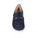 Mocassino da donna con accessorio e plantare estraibile in camoscio forato e vernice blu zeppa 4 - Misure disponibili: 31
