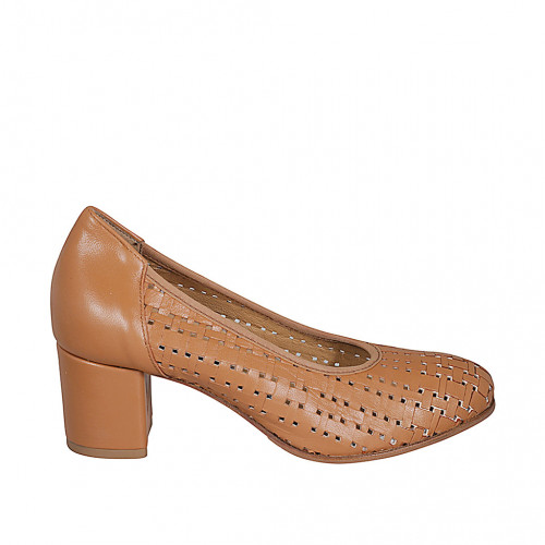 Woman's pump in cognac brown pierced and braided leather with removable insole heel 6 - Available sizes:  33