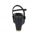 Sandalo da donna in pelle nera con cinturino, strass, plateau e zeppa 10 - Misure disponibili: 42, 44