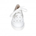 Zapato para mujer con cordones en piel perforada blanca y piel laminada plateada cuña 4 - Tallas disponibles:  42, 43
