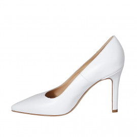 ﻿Woman's pointy pump shoe in white leather with heel 9 - Available sizes:  44 2