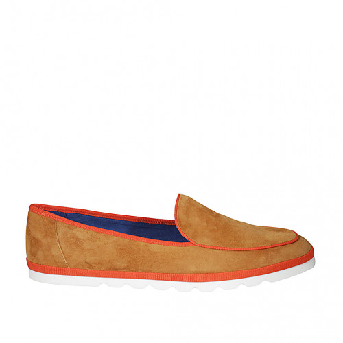 Woman's loafer in cognac brown and...