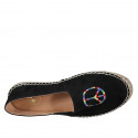 Espadrille original fabriqué en Espagne en daim noir avec logo paix multicouleur talon compensé 1 - Pointures disponibles:  42, 43