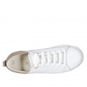 Chaussure pour femmes à lacets avec semelle amovible et goujons en cuir blanc et daim beige talon compensé 2 - Pointures disponibles:  33, 34, 43, 44, 45, 46