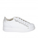 Scarpa stringata da donna in pelle bianca e laminata argento con plantare estraibile zeppa 3 - Misure disponibili: 33, 44, 45, 46
