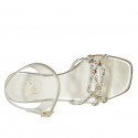 Sandale pour femmes avec courroie et strass en cuir lamé platine talon 8 - Pointures disponibles:  42, 46