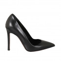 Woman's pointy pump shoe in black leather heel 10 - Available sizes:  32