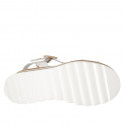 Sandale pour femmes en cuir imprimé blanc et marron avec courroie talon compensé 4 - Pointures disponibles:  45