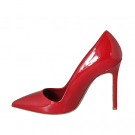 ﻿Woman's pump shoe in red... 2