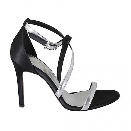 Zapato abierto con cinturon cruzado para mujer en satén negro y piel plateada tacon 9 - Tallas disponibles:  34, 42, 43, 44, 46