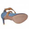 Zapato abierto para mujer en tejido azul denim y piel cognac con cinturon cruzado tacon 10 - Tallas disponibles:  33, 34, 42, 43