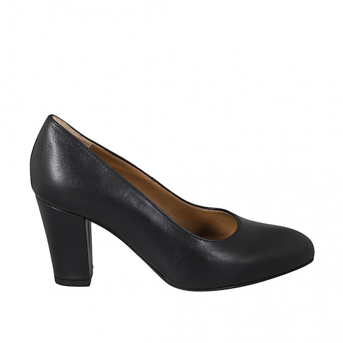 Woman's pump with rounded tip in black leather heel 7 - Available sizes:  32, 33, 42, 43