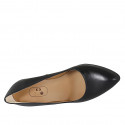 Woman's pump with rounded tip in black leather heel 7 - Available sizes:  32, 33, 42, 43