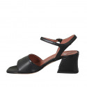 Sandale pour femmes avec courroie en cuir noir talon 5 - Pointures disponibles:  45