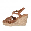 Sandalia para mujer en piel trensada cognac con cinturon, plataforma y cuña 9 - Tallas disponibles:  43, 44, 45