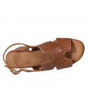 Sandalo da donna in pelle intrecciata color cuoio tacco 5 - Misure disponibili: 43, 44, 45