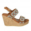Sandalia para mujer en piel cognac con cierres de velcro, perlas y cuña 9 - Tallas disponibles:  42