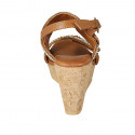 Sandalia para mujer en piel cognac con cierres de velcro, perlas y cuña 9 - Tallas disponibles:  42