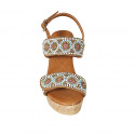 Sandalia para mujer en piel cognac con cierres de velcro, perlas y cuña 9 - Tallas disponibles:  42