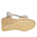 Sandale pour femmes en cuir blanc avec fermetures velcro, perline et talon compensé 9 - Pointures disponibles:  43, 44, 45