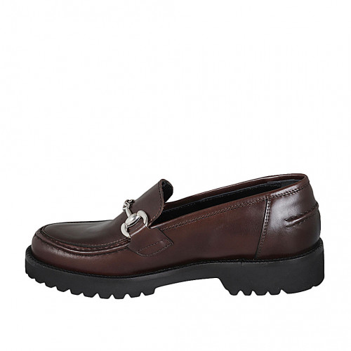 Damenmokassin mit Accessoire aus braunem Leder Absatz 3