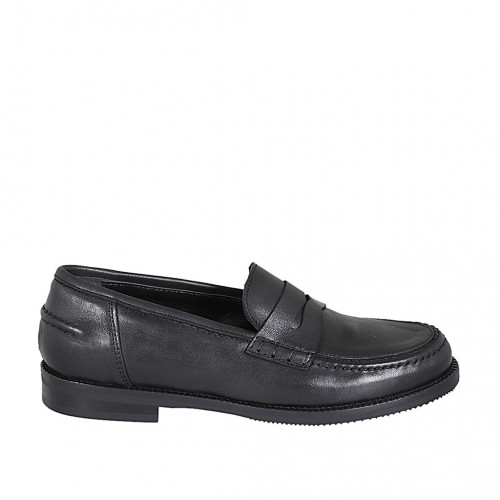 Woman's classic mocassin in black...